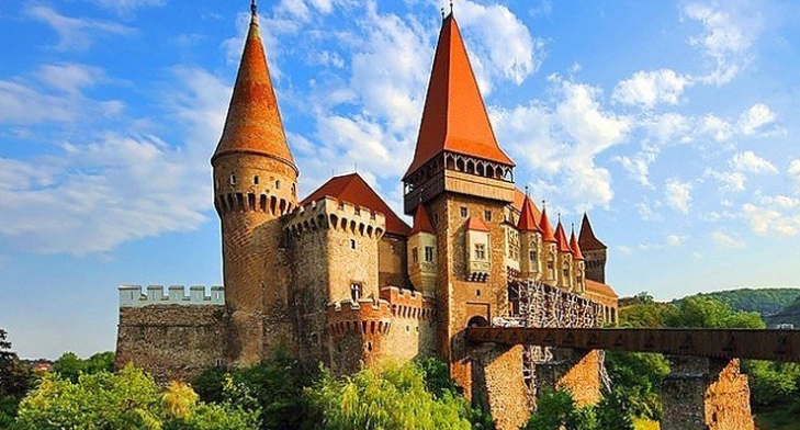 Excursie în Țara Hațegului castelul corvinilor